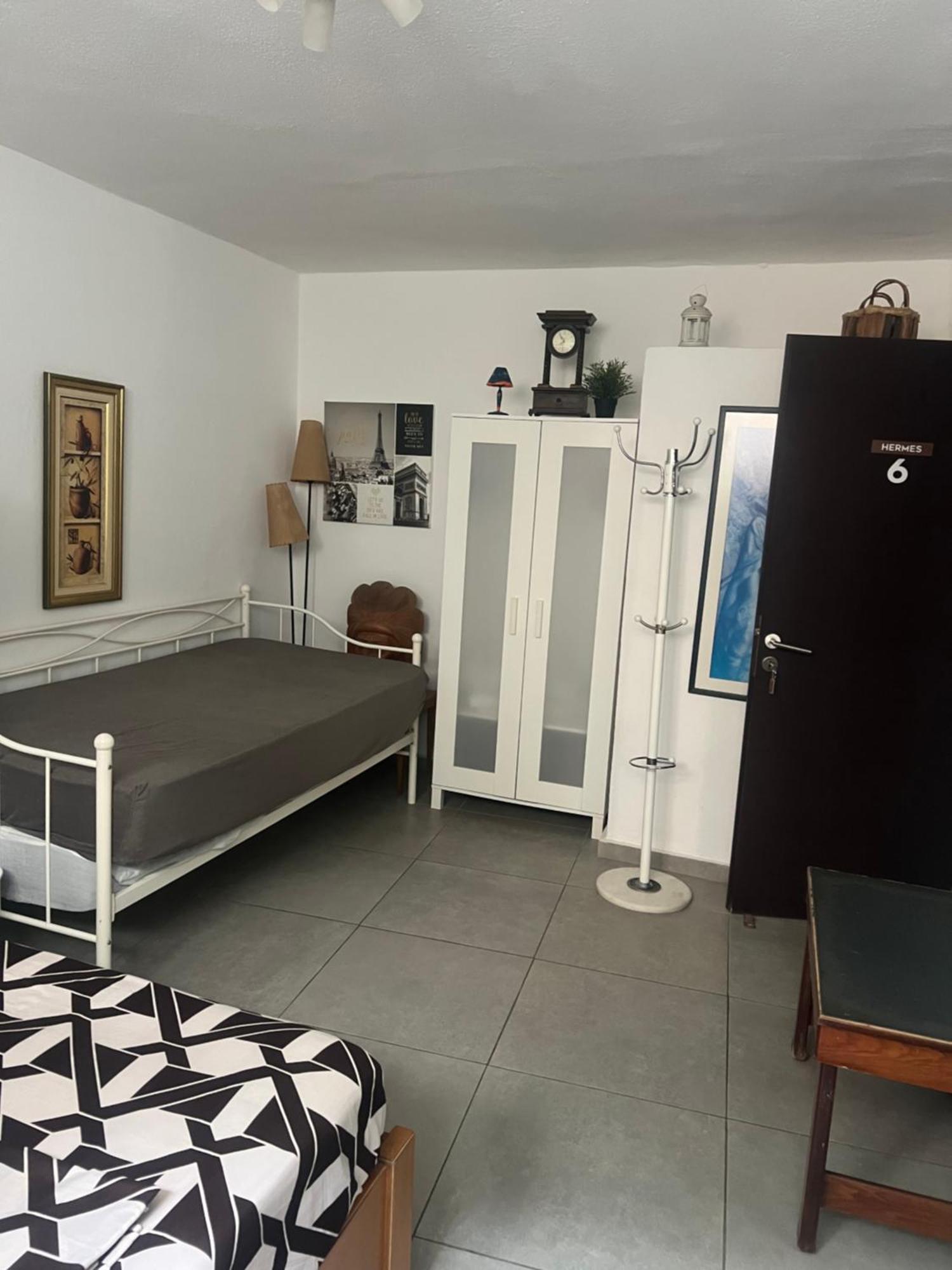 Guest house Centrally Located Private *